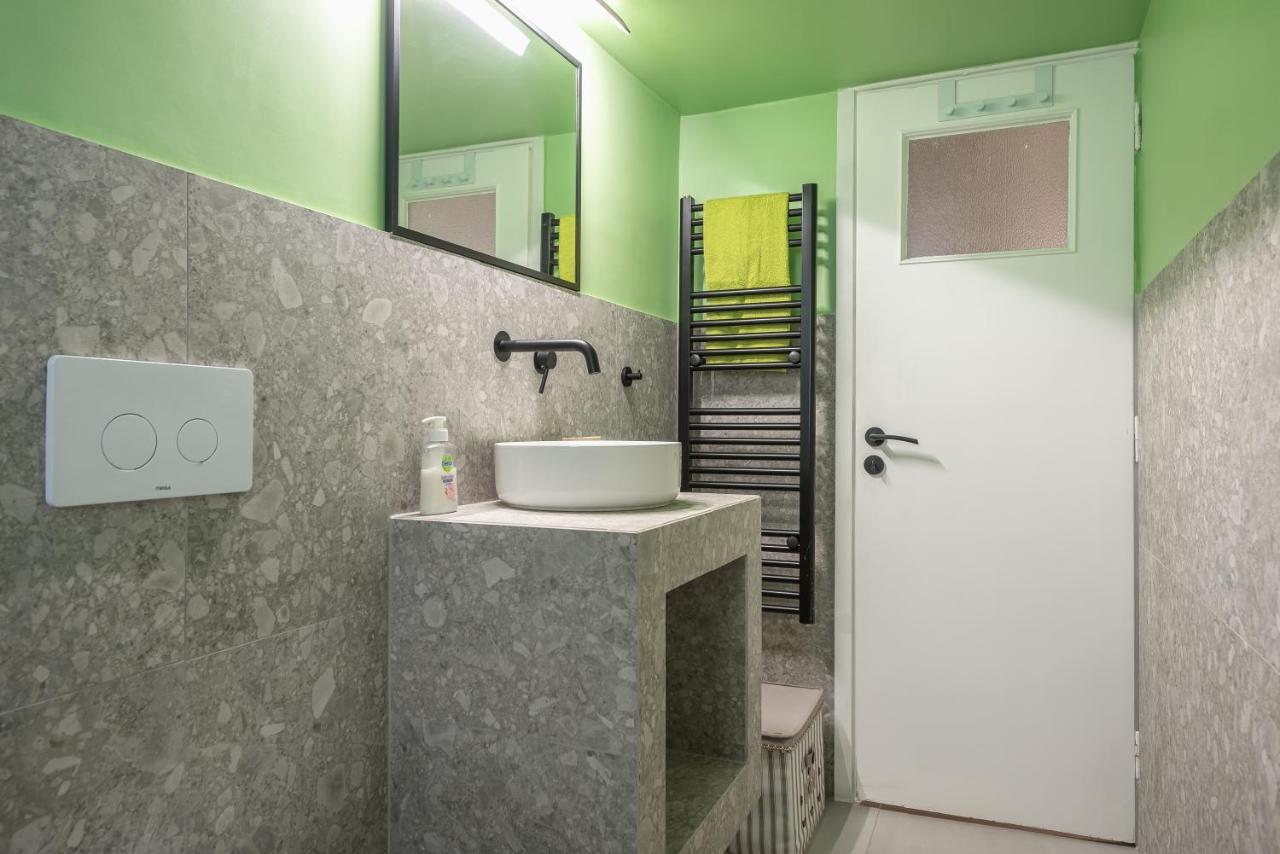 Comfy And Modern Apartment Афины Экстерьер фото